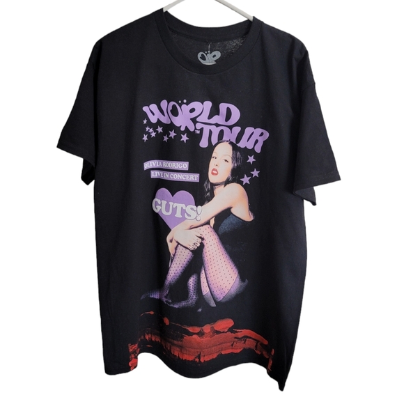 🆕️ Olivia Rodrigo Official Guts Tour Graphic Tee - Picture 2 of 7